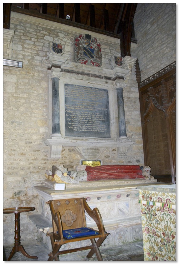 Sir-JOhns-Tomb-and-memorial